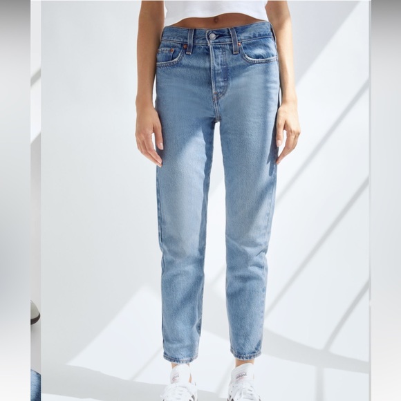 Levi's Wedgie Icon Jeans from Aritzia Medium Wash - Picture 12 of 16